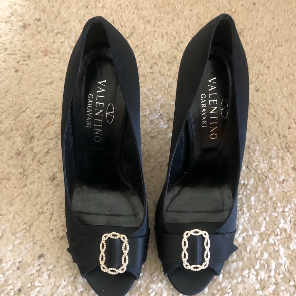 Valentino black satin peep toe pumps brand new w/out box